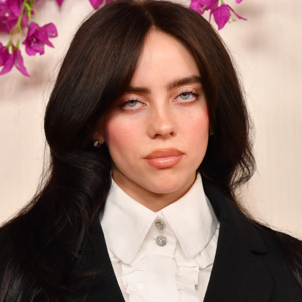 Billie Eilish height is 5 feet 3 inches (160 cm). Learn how her image, style, and presence challenge the industry’s height expectations.,